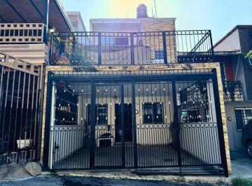 Casa de 4 habitaciones, San Pedro Tlaquepaque · Casa en Venta en Lomas del Valle