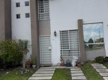 Casa en condominio de 2 habitaciones, Querétaro · Se Renta Casa en Queretaro Puerta Navarra 2 Rec 2 1/2 Baños Cocina Integral