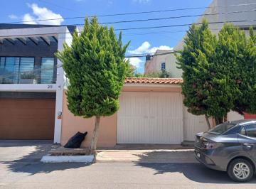Casa de 4 habitaciones, Guadalupe · Casa de 248 m² con 4 Recámaras en Venta en Villas del Carmen