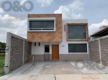 Casa · 185m² · 3 Recámaras · 2 Estacionamientos · Casa en Renta en Hacienda San Angel, León Gto