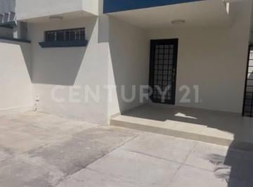 Casa · 180m² · 2 Estacionamientos · Casa en Renta en Col. Cumbres San Agustin en Monterrey
