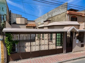 Casa de 4 habitaciones, Saltillo · Casa en Venta en Calle Prol Ateneo, Zona Centro, Saltillo, Coah.