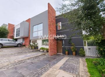 Casa de 3 habitaciones, Zapopan · Casa en Renta en Colinas de San Isidro, Zapopan