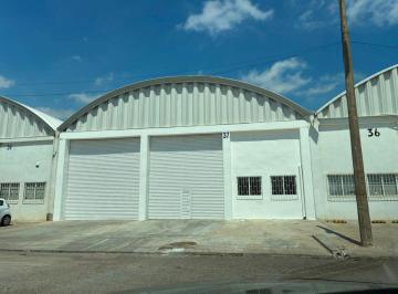 Bodega comercial de 1 habitación, Centro · Bodega en Parque Industrial Edmagra 661 m²