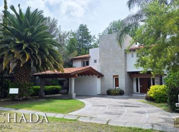 Casa de 5 habitaciones, Corregidora · Casa en Balvanera Queretaro en Venta