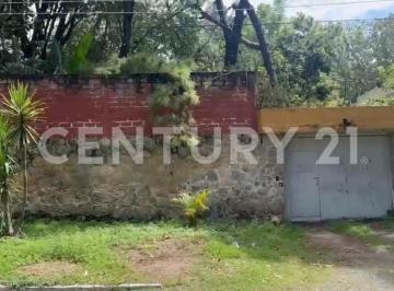 Casa · 254m² · 2 Recámaras · 10 Estacionamientos · Casa en Venta en Pinar de Venta, Zapopan.