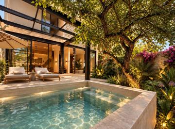 Casa de 3 habitaciones, Xochitepec · Casa Boutique en Venta Al Sur de Cuernavaca | Jacuzzi y Jardín de Autor