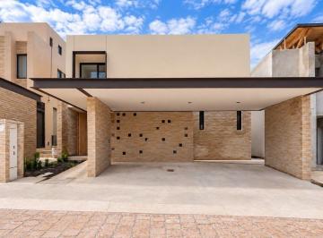 a6eb68ee9054bc37a63b68a1367e35397994185dcfd69b52aa5e05d1ebde4ae7 · Casa en Preventa en Altozano Querétaro Modelo Alhambra 1