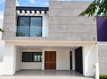 1 · Casa Nueva en Fraccionamiento Lombardia, Irapuato