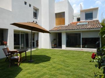Casa de 4 habitaciones, Huixquilucan · Casa de Autor con Jardín y Extraordinaria Luz Natural en Lomas del Sol – Interlo