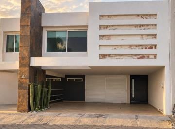 Casa · 160m² · 1 Recámara · 2 Estacionamientos · Loft en Renta en Fracc del Angel Frente a La Ibero 1 Recamara.