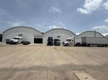 Bodega comercial , Centro · Bodega en Renta con 3 Accesos