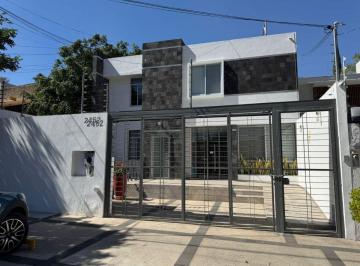 Casa de 8 habitaciones, Guadalajara · Casa de Uso Comercial Sobre Av Topacio a Dos Minutos de La Expo Guadalajara