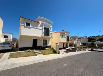 Casa · 101m² · 3 Recámaras · 2 Estacionamientos · Casa en Venta en Verona Residencial, Tijuana - (4)