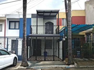 Casa de 2 habitaciones, Guadalajara · Casa en Renta en Fraccionamiento Autocinema Cerca de Av Prolongación Alcalde