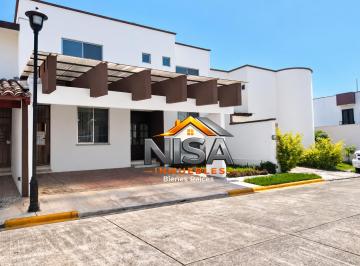 Casa de 3 habitaciones, Fortín · Rento Casa en Resd. Privado Amplios Espacios con Recámara en Planta Baja