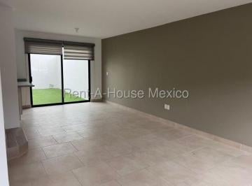 Casa de 3 habitaciones, El Marqués · Ziré Zákia - Venta. Casa con Sala de Tv, Amenidades, 3 Recámaras