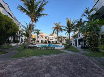 Casa · 159m² · 3 Recámaras · 2 Estacionamientos · Casa en Venta en Privada Portofino Cancun