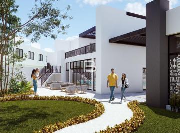 Casa · 143m² · 3 Recámaras · 2 Estacionamientos · En Venta Casa Sobre Av Huayacán en Sayab Residencial