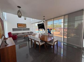 Casa · 336m² · 4 Recámaras · 4 Estacionamientos · Casa Zona Cumbres Cancún en Venta