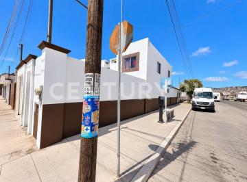 Casa · 108m² · 3 Recámaras · 1 Estacionamiento · ¡Casa en Venta en Colonia Bustamante, Ensenada!