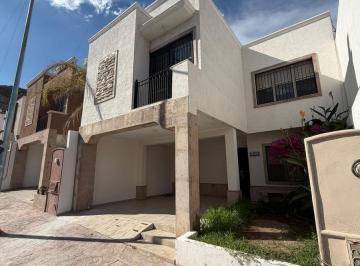 Casa · 160m² · 3 Recámaras · 2 Estacionamientos · Casa en Renta Portales en Ramos Arizpe