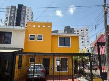 Casa · 107m² · 3 Recámaras · 2 Estacionamientos · Casa en Venta en Parques Colón $3’450,000 Pesos