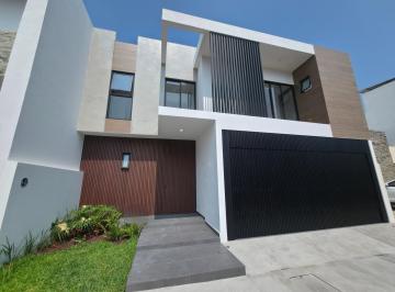 Casa · 259m² · 4 Recámaras · 2 Estacionamientos · Casa en Venta con Alberca en Lomas Diamante Riviera Veracruzana Alvarado Veracruz