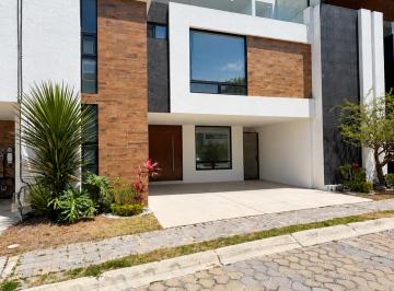 Casa de 4 habitaciones, San Andrés Cholula · Casa Parque Oaxaca | 3 Rec con Baño | Estudio en Pb + Roof Garden + Cuarto de Servicio