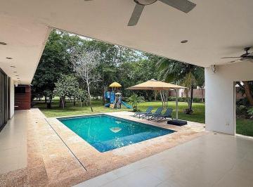 Casa de 4 habitaciones, Mérida · Residencia de Lujo en Renta Frente Al Campo de Golf | La Ceiba | 3 Lotes | Alberca | Paneles Solares
