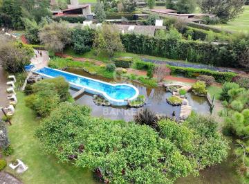 Casa · 1000m² · 4 Recámaras · 2 Estacionamientos · Casa en Renta Compartida en Acatitlán.