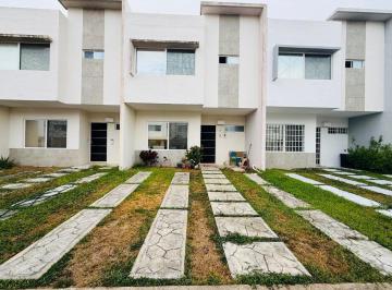 Casa · 116m² · 3 Recámaras · 3 Estacionamientos · Hermosa Casa en Poligono Sur (Jardines del Sur 4) con 3 Recamaras
