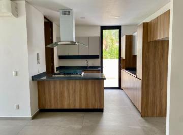 Departamento de 3 habitaciones, Zapopan · Se Renta Amplio Departamento Frente Al Parque Metropolitano