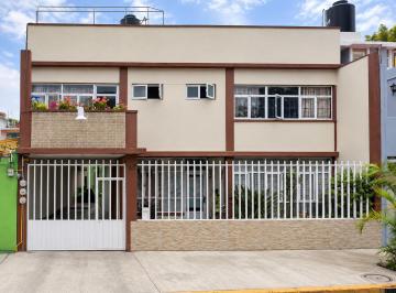 Casa de 3 habitaciones, Azcapotzalco · Casa en Venta en San Antonio, Azcapotzalco.