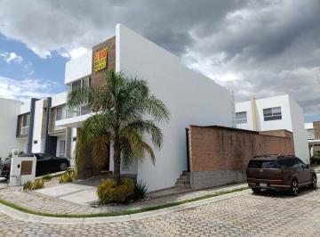 Casa de 3 habitaciones, Ocoyucan · Casa en Venta Esquina Lomas Angelopolis