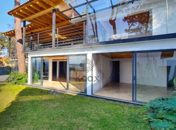 Casa · 525m² · 4 Recámaras · 3 Estacionamientos · Casa en Venta en Avándaro