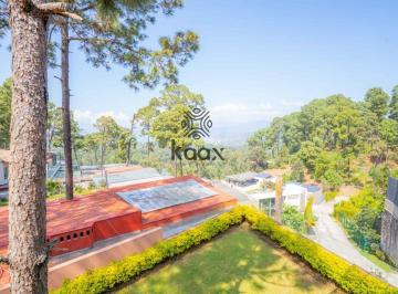 Casa · 657m² · 4 Recámaras · 3 Estacionamientos · Casa en Venta en Avándaro