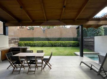 Casa · 240m² · 4 Recámaras · 3 Estacionamientos · Casa en Renta en Avándaro