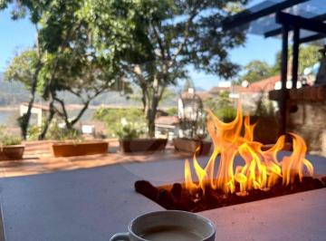 Casa · 248m² · 4 Recámaras · 1 Estacionamiento · Casa en Renta en Valle de Bravo