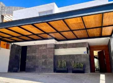Foto 1 · Casa en Renta con Cochera Techada E Impecable y Amplio Jardín en Cumbres del Lago Juriquilla