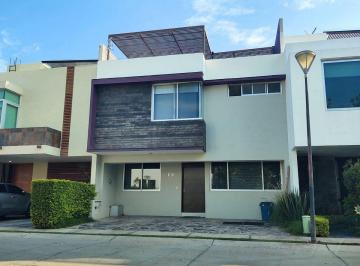 Casa de 4 habitaciones, Zapopan · Casa en Venta Santillana Residencial