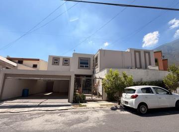Casa · 383m² · 5 Recámaras · 4 Estacionamientos · Casa en Venta Cumbres 3er Sector Monterrey
