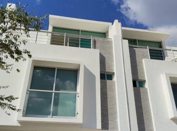 Casa de 3 habitaciones, Zapopan · Casa en Renta Dentro de Coto con Alberca