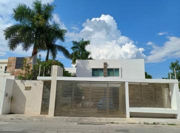 Casa de 3 habitaciones, Mérida · Trato Directo Venta Residencia 2 Pisos en Montebello, Zona Privilegiada