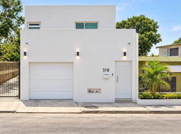Casa · 160m² · 2 Estacionamientos · Casa en Venta – Col. Arenal, Tampico