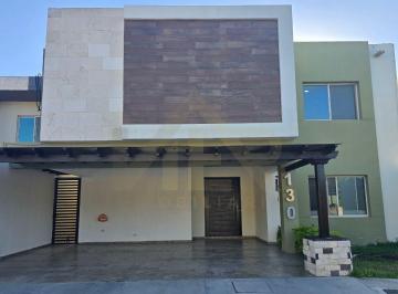 Casa de 3 habitaciones, Saltillo · Casa en Renta, Amueblada Al Norte