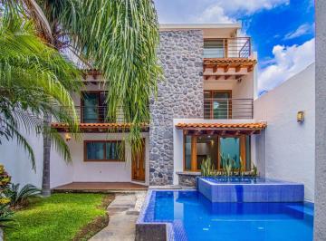 Casa de 5 habitaciones, Cuernavaca · Hermosa Casa 3 Niveles con Alberca