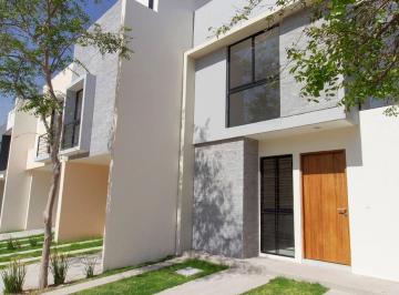 Casa · 101m² · 3 Recámaras · 2 Estacionamientos · Casa en Fraccionamiento Parques del Bosque