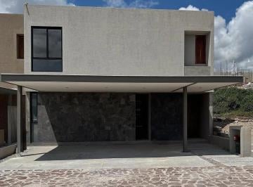 Casa de 3 habitaciones, Querétaro · Casa en Venta Ubicada en El Fraccionamiento Altozano