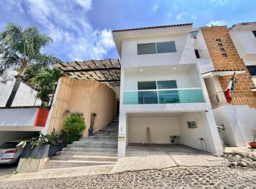 Casa de 3 habitaciones, Cuernavaca · Renta Casa en Fracc La Cañada con Enorme Vestidor